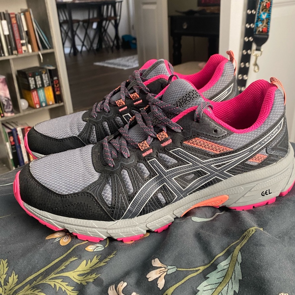 GEL-VENTURE 7 WOMENS TRAIL RUNNING SHOE SIZE 10 ASICS